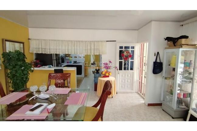 Casas, Venta, Ciudad Córdoba - $330.000.000