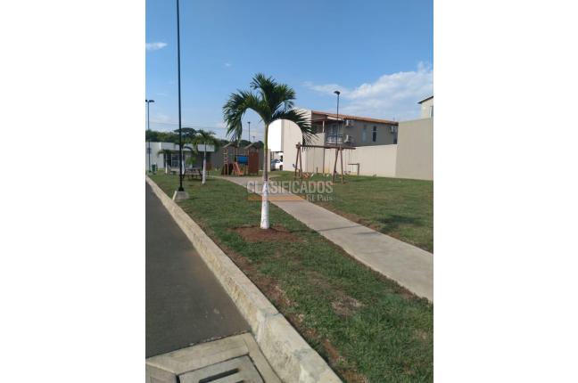 Casas, Alquiler, Ciudad Country - $2.350.000