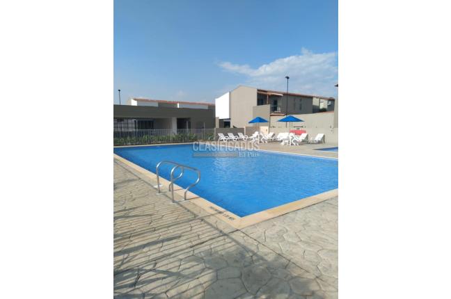 Casas, Alquiler, Ciudad Country - $2.350.000