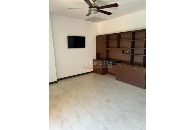 Casas, Alquiler en Ciudad Jardín