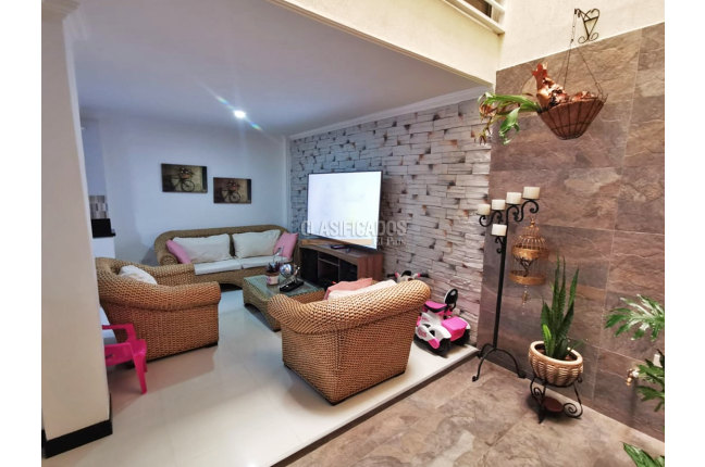 Casas, Venta, Caney - $700.000.000