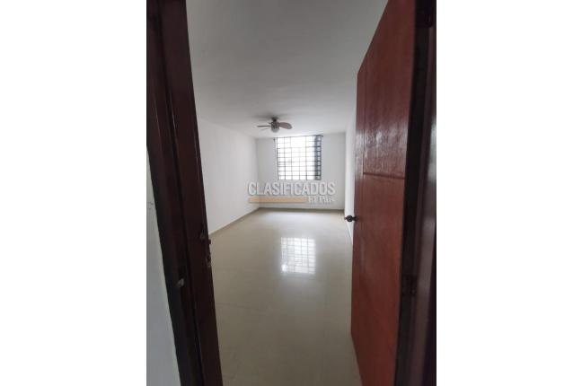 Apartaestudios, Alquiler, Champagñat - $580.000