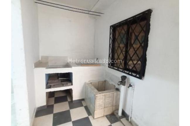 Casas, Alquiler, Alirio Mora Beltrán - $950.000