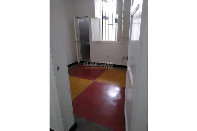 Locales y Bodegas, Alquiler, Bretaña - $2.500.000