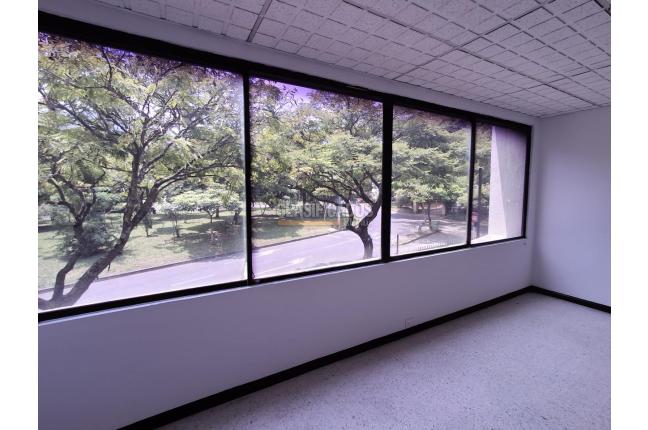 Oficinas y Consultorios, Venta en La Flora