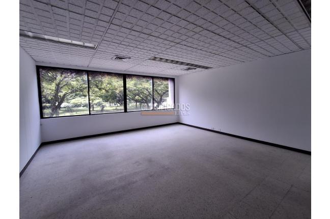 Oficinas y Consultorios, Venta en La Flora