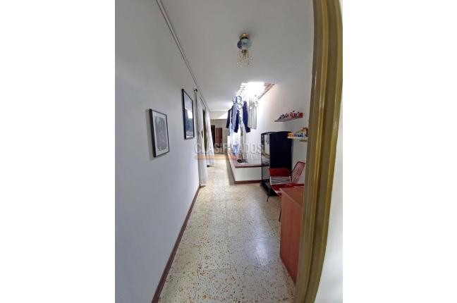 Casas, Venta, Santa Mónica Popular - $850.000.000