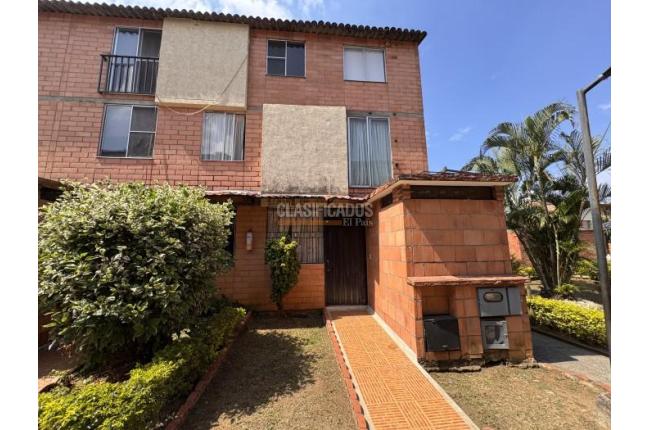 Casas, Venta en Ciudad 2.000