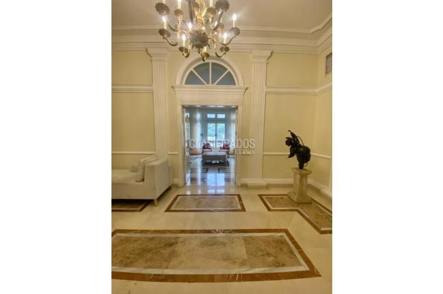 Apartamentos, Venta en Santa Mónica Residencial