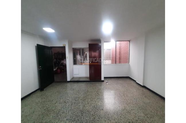Oficinas y Consultorios, Alquiler, San Vicente - $950.000