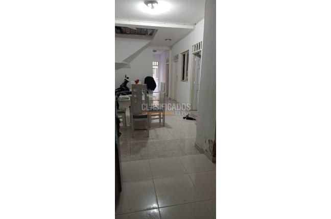 Casas, Venta en Saavedra Galindo