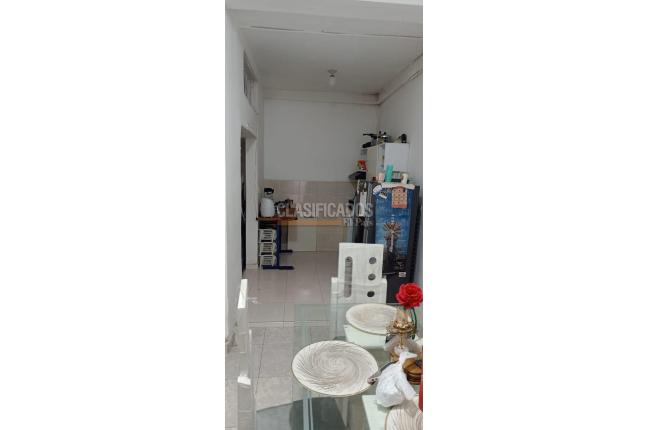 Casas, Venta en Saavedra Galindo