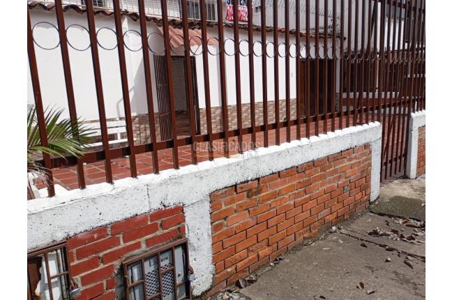 Casas, Venta en La Flora