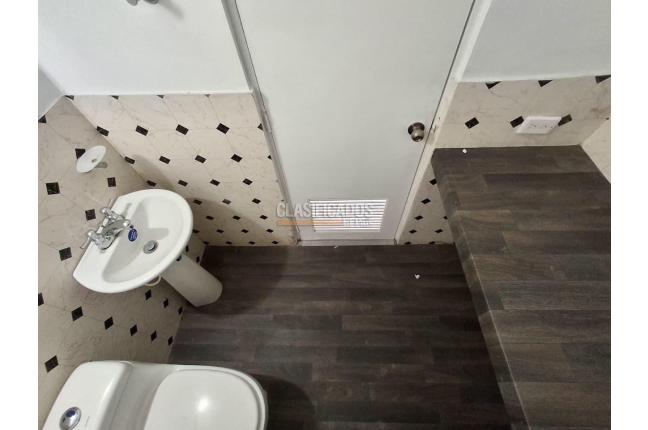 Locales y Bodegas, Alquiler, Versalles - $5.000.000