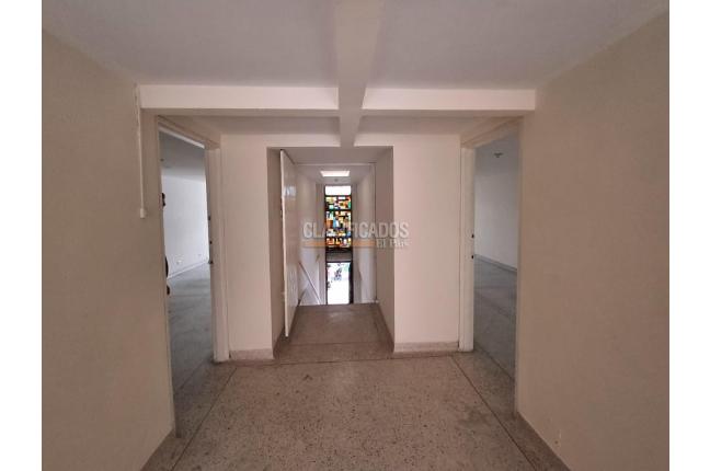 Locales y Bodegas, Alquiler en Versalles