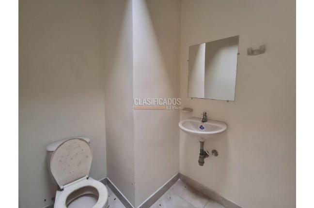 Locales y Bodegas, Alquiler, Versalles - $4.000.000