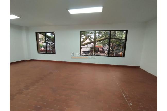 Edificios, Alquiler, Cuarto de Legua - $15.000.000
