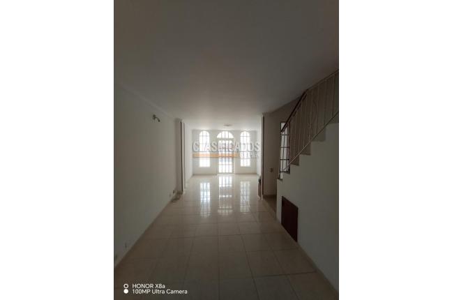 Casas, Alquiler, Calicanto - $2.200.000