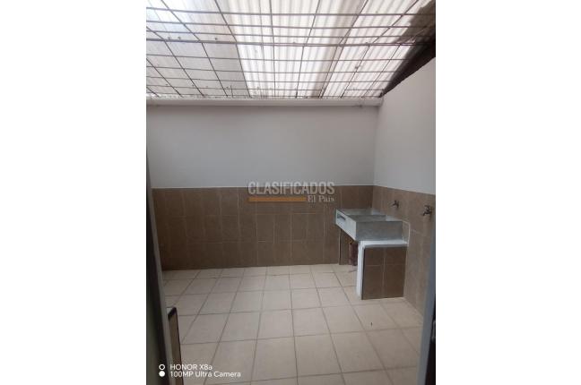 Casas, Alquiler, Calicanto - $2.200.000