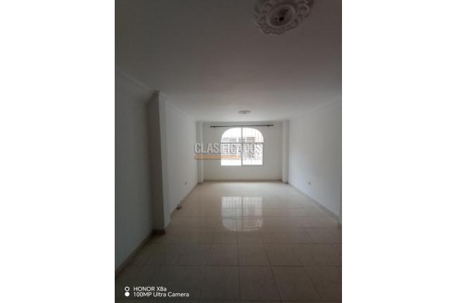 Casas, Alquiler, Calicanto - $2.200.000