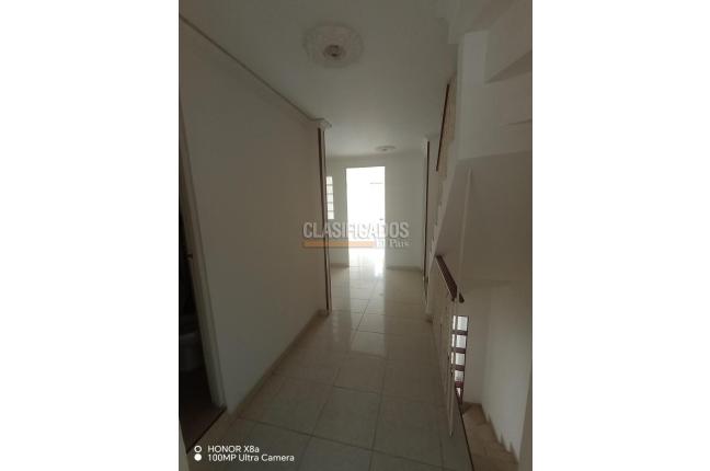 Casas, Alquiler, Calicanto - $2.200.000