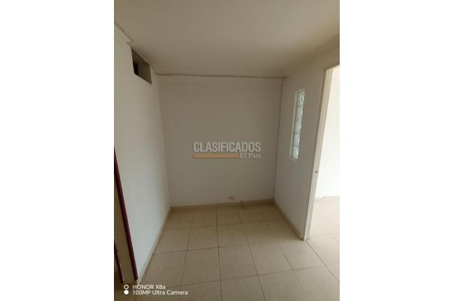 Casas, Alquiler, Calicanto - $2.200.000