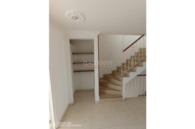 Casas, Alquiler, Calicanto - $2.200.000