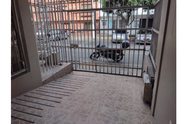 Casas, Alquiler, Nueva Base - $950.000