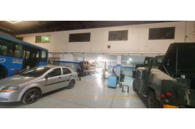 Locales y Bodegas, Venta, Yumbo - $2.100.000.000