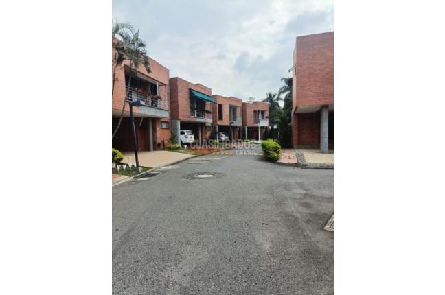 Casas, Venta en Ciudad Jardín