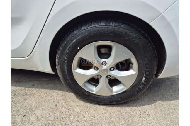 Kia Carens 2017 - $45.900.000