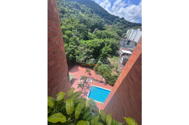 Apartaestudios, Alquiler, Granada - $2.400.000