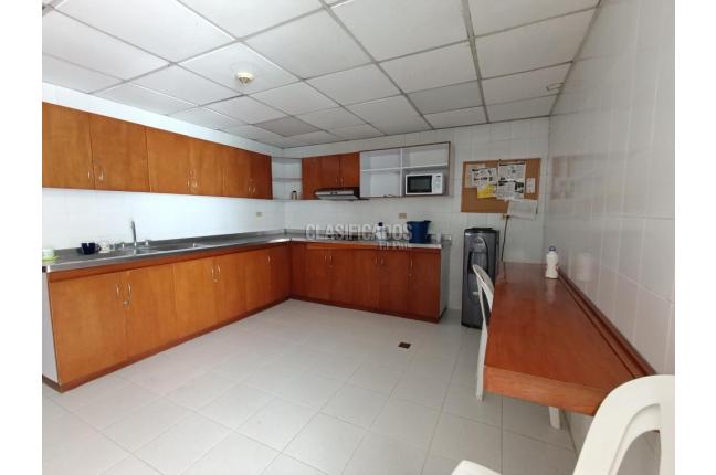 Oficinas y Consultorios, Alquiler, San Vicente - $21.500.000