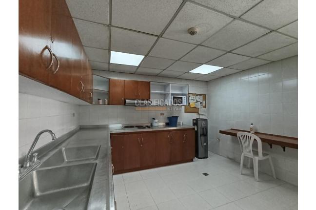 Oficinas y Consultorios, Alquiler, San Vicente - $21.500.000