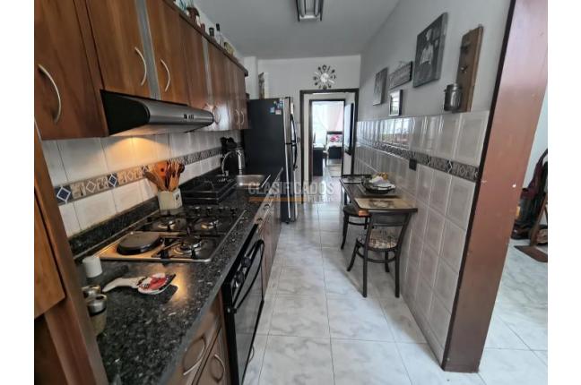 Apartamentos, Venta, Versalles - $385.000.000