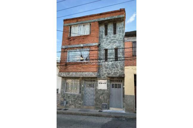 Casas, Venta en San Cayetano