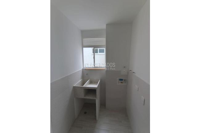 Apartamentos, Alquiler, Ciudad Pacifica - $1.300.000