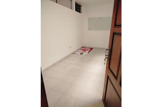 Oficinas y Consultorios, Alquiler, Ed. El Nogal - $1.000.000