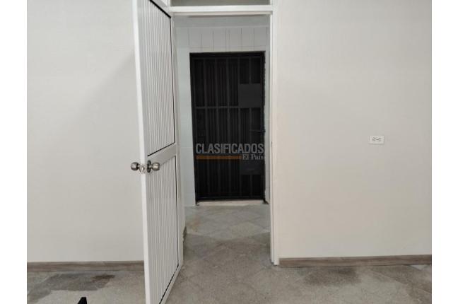 Locales y Bodegas, Alquiler, La Hacienda - $4.700.000