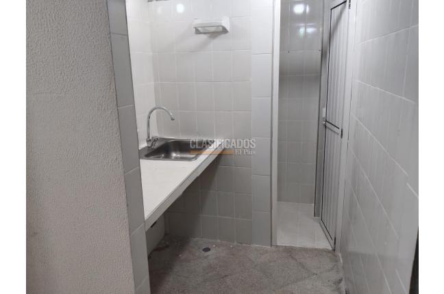 Locales y Bodegas, Alquiler, La Hacienda - $4.700.000