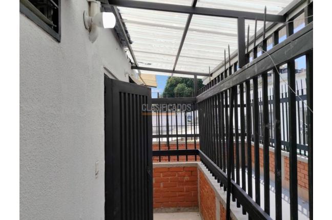 Locales y Bodegas, Alquiler, La Hacienda - $4.700.000