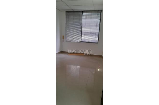 Oficinas y Consultorios, Alquiler en Centenario