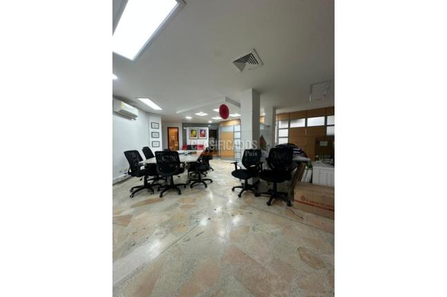 Oficinas y Consultorios, Alquiler, Los Cámbulos - $3.800.000