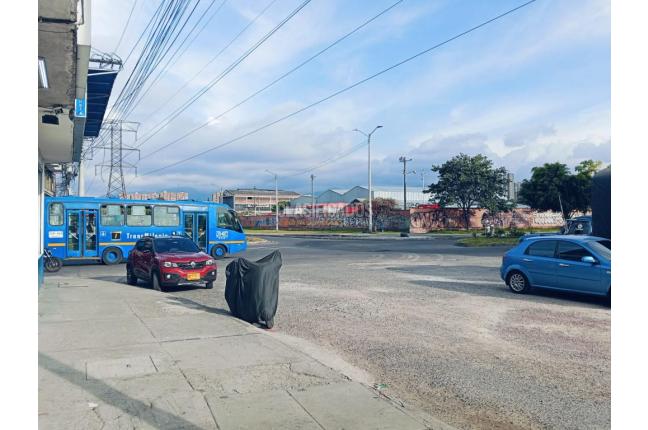 Locales y Bodegas, Alquiler, Bogotá - $1.400.000