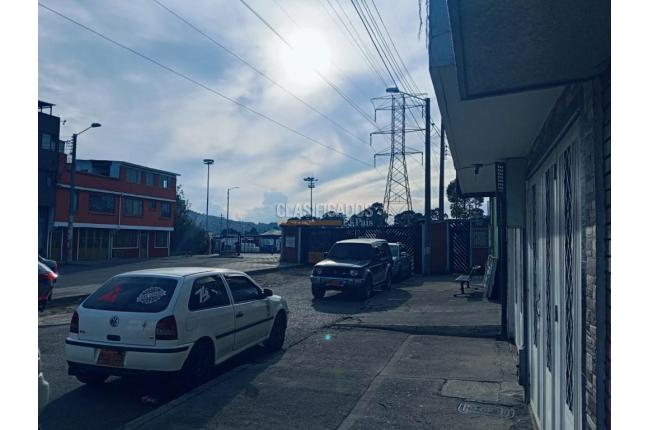 Locales y Bodegas, Alquiler, Bogotá - $1.400.000