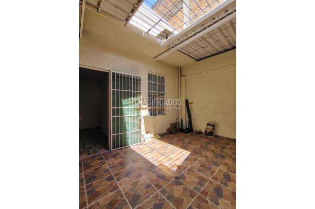 Locales y Bodegas, Venta, Bretaña - $550.000.000