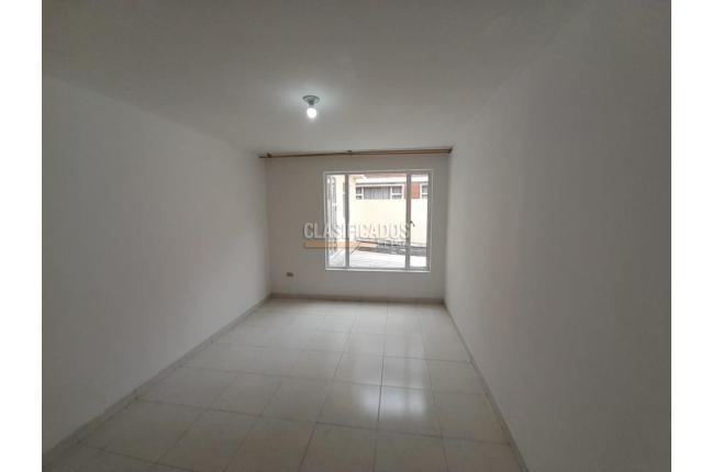 Casas, Alquiler, Bogotá - $6.000.000