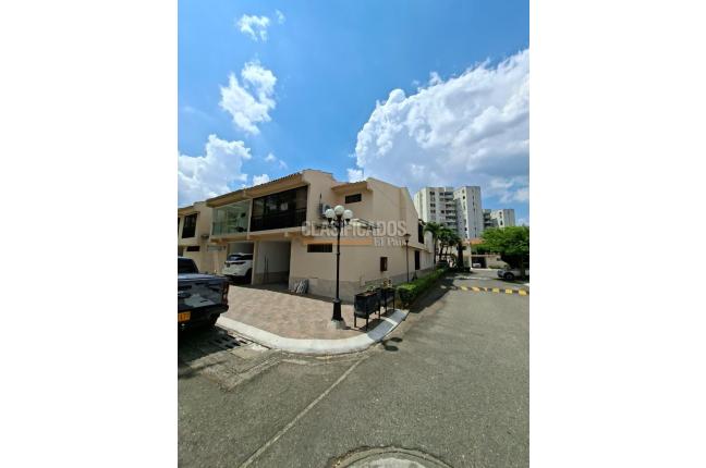 Casas, Venta en La Hacienda