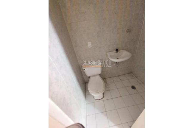 Locales y Bodegas, Venta en Bretaña