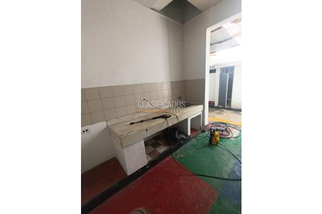 Locales y Bodegas, Venta, Bretaña - $400.000.000